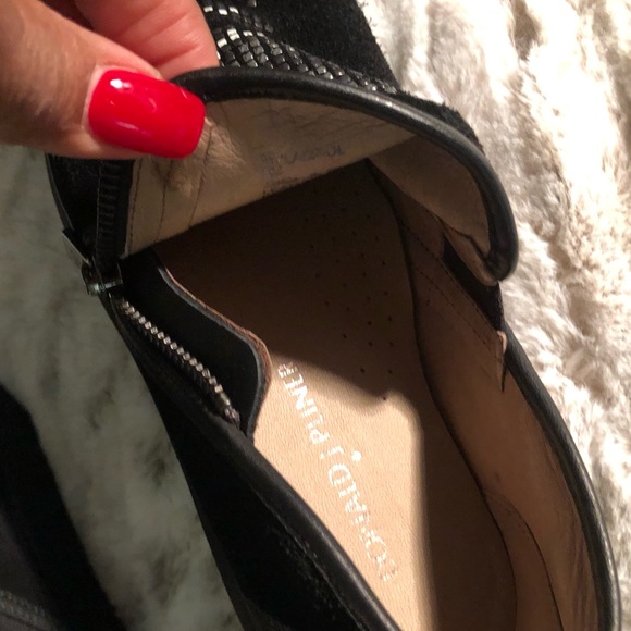 Donald J Pliner Shoes - Picture 8 of 11